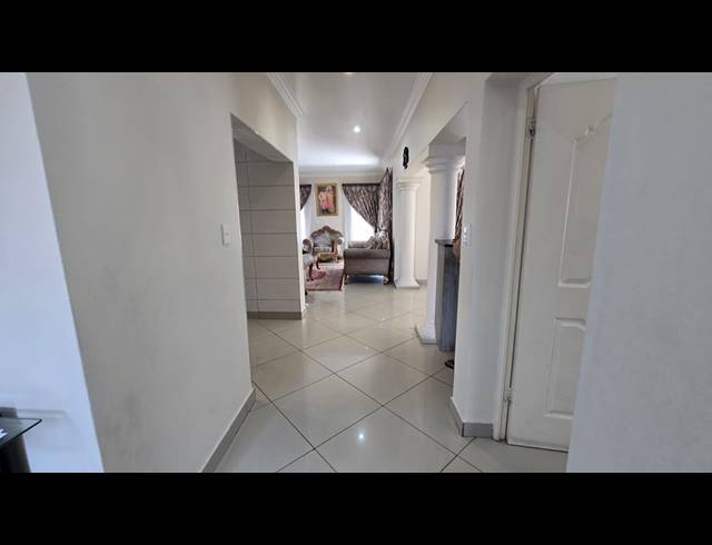 4 BEDROOM FREEHOLD FOR SALE IN SOUTH CREST